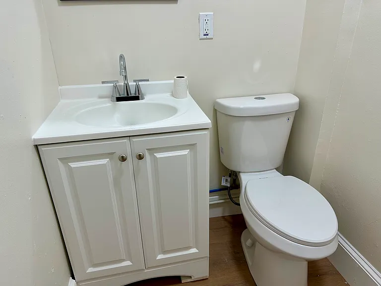 278 Auburn St #3 — Photo 6
