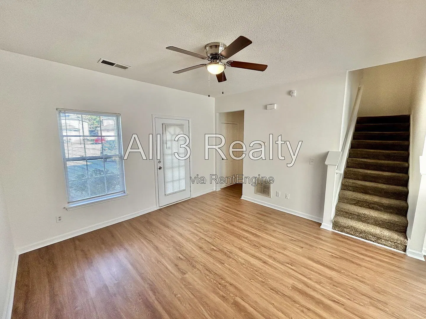 3 bed, 2.5 bath, 1406 sqft, $1,595 — Photo 3