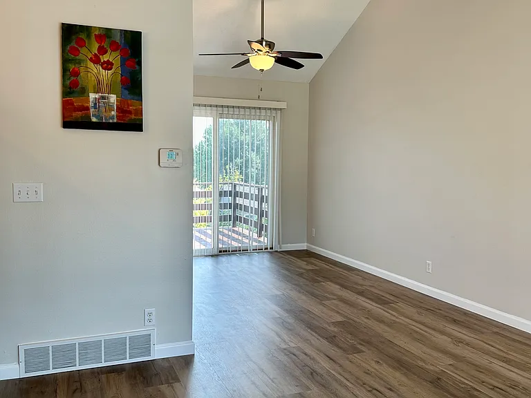 15293 Wirt St — Photo 11