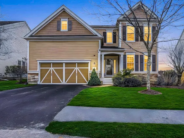 4 Grandview Dr Unit 4, Hopkinton, MA 01748