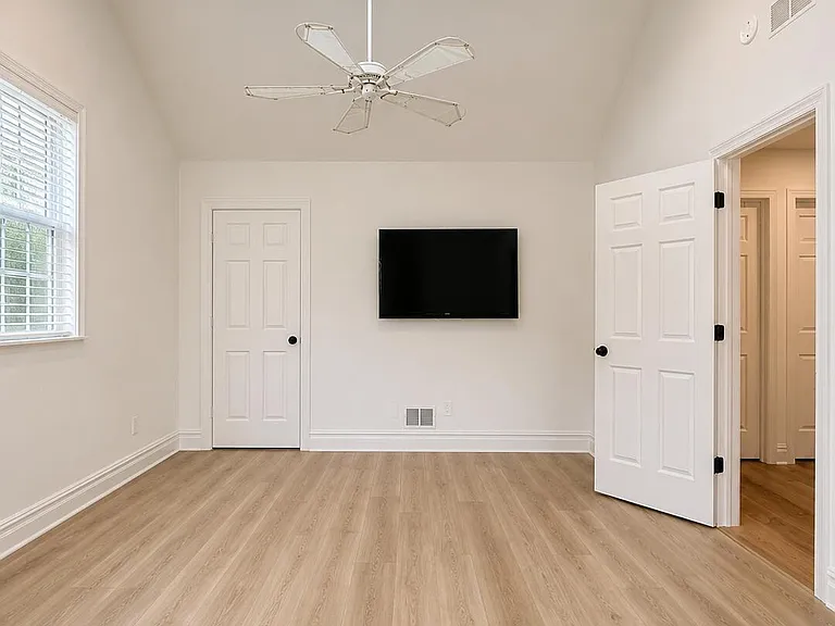 530 Palmer Ave — Photo 41