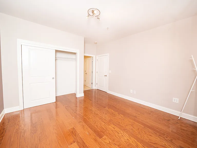20 Avenue At Port Imperial #418 — Photo 9