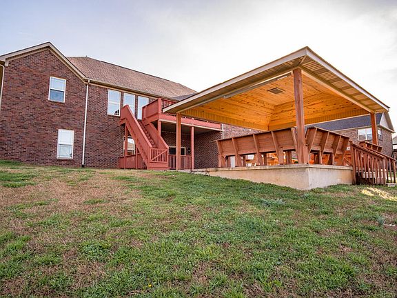 5th image of 85 Tuscany Dr