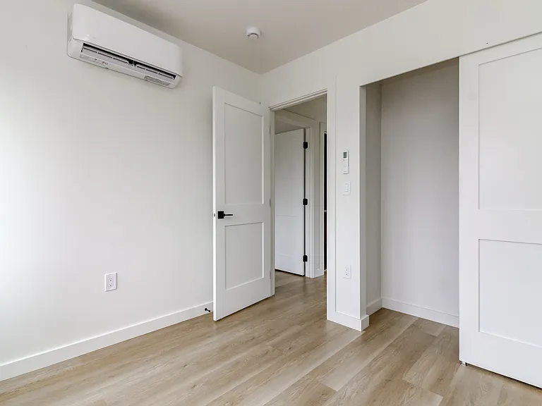 1117 Veneta Ave — Photo 6