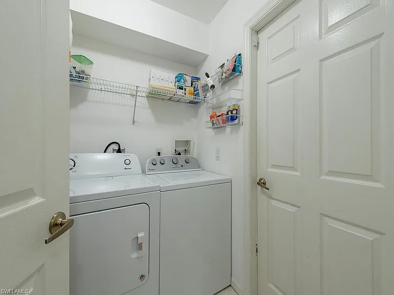 1082 Capri Dr — Photo 10