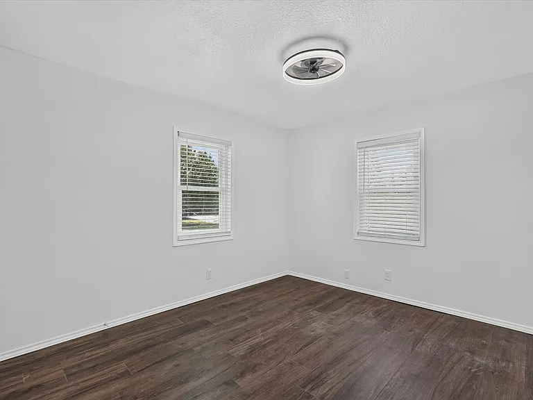 815 Wilson Dr — Photo 23