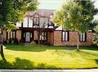 715 Ashbury Dr, Perrysburg, OH
