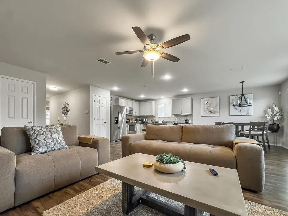 1809 Christopher Creek Dr