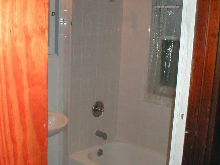 302 W Grand Ave #2 — Photo 2