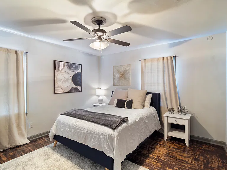 102 Moss St — Photo 17