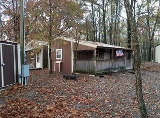 7182 Birch Rd, Iuka, IL 62849