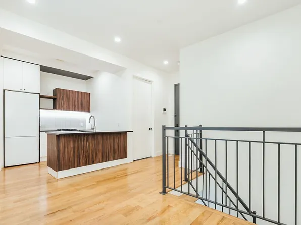 1540 Putnam Avenue image 1 of 18