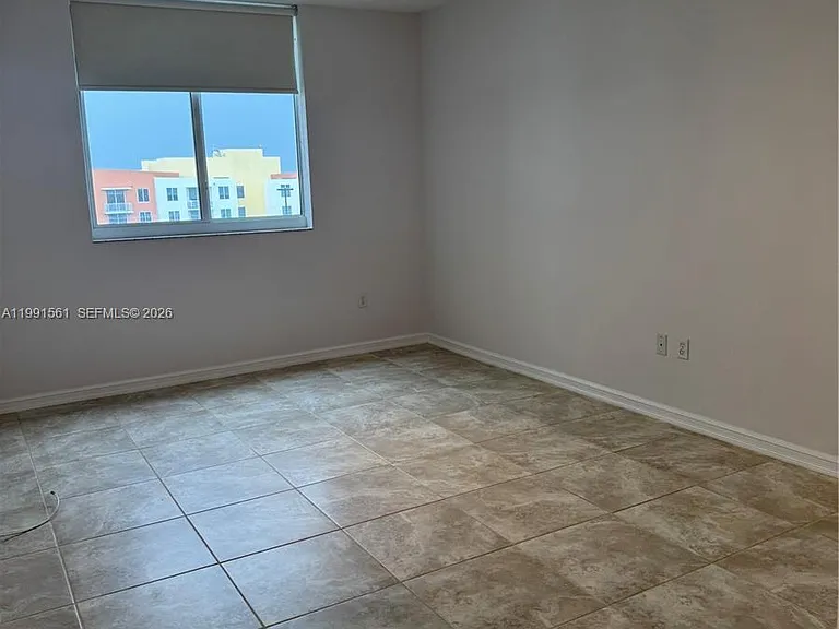 18800 NE 29th Ave #822 — Photo 5