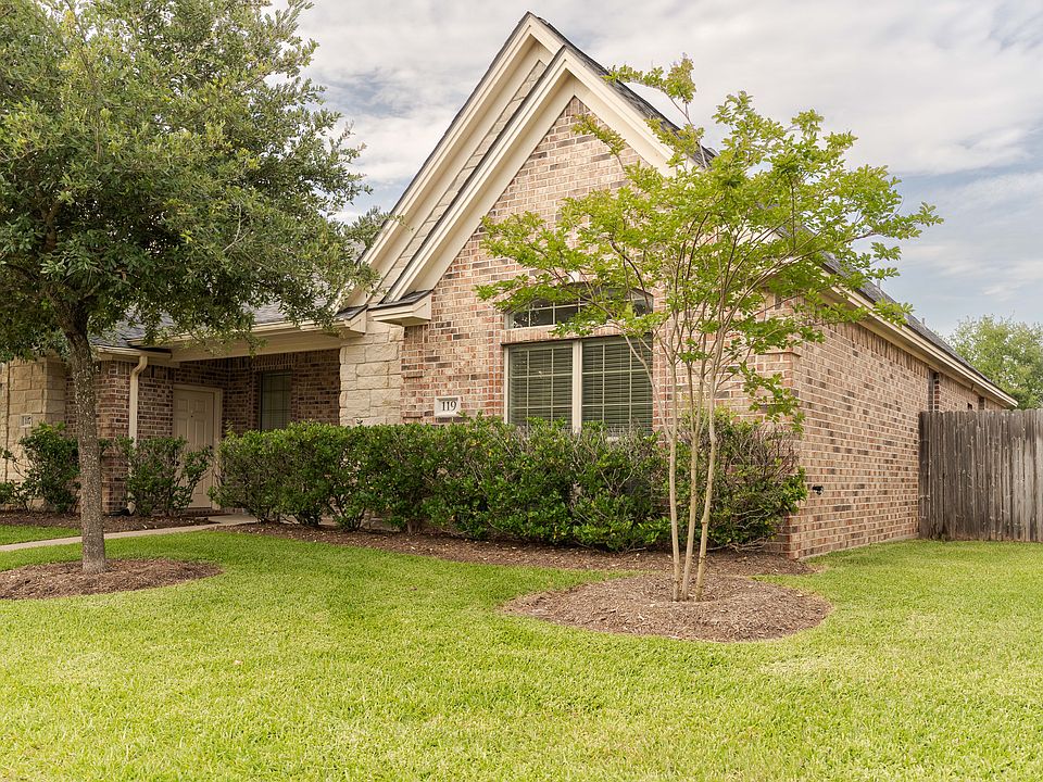 1st image of 117 Kleine Ln
