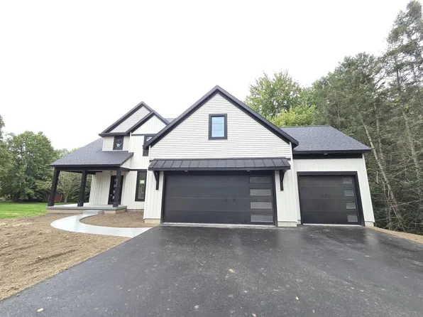8234 Cascade Rd SE, Ada, MI 49301