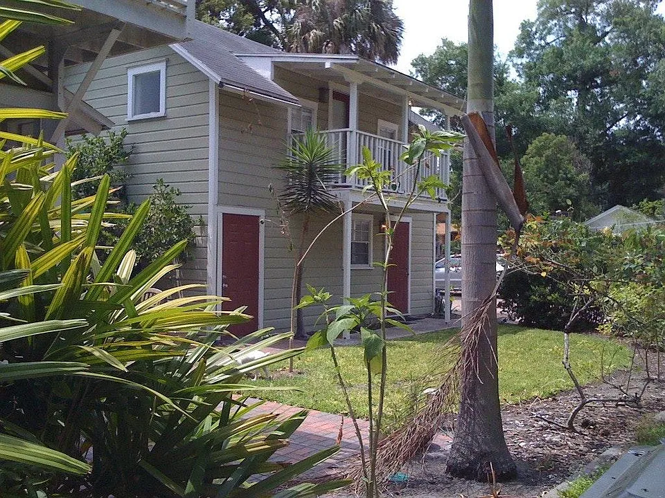 319 E Livingston St #2