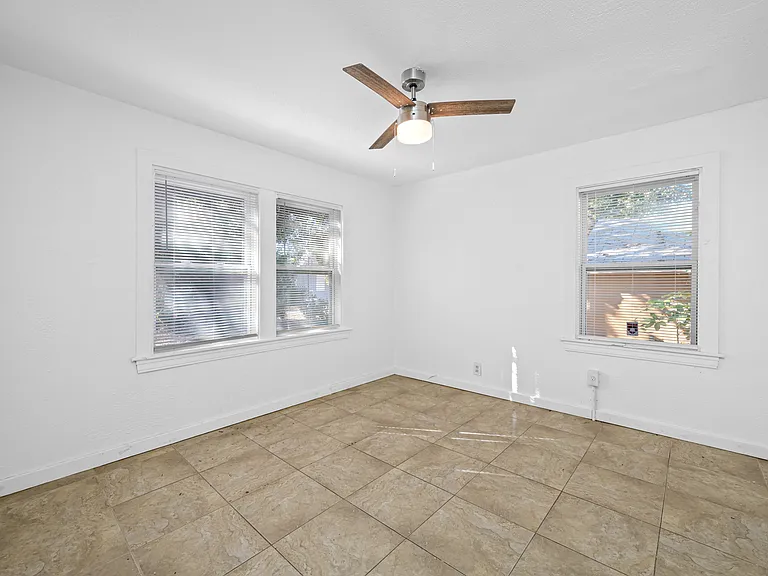 670 23rd Ave S — Photo 12