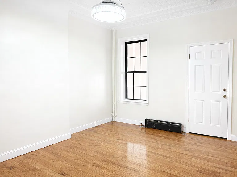 22 Chestnut St #1 — Photo 5