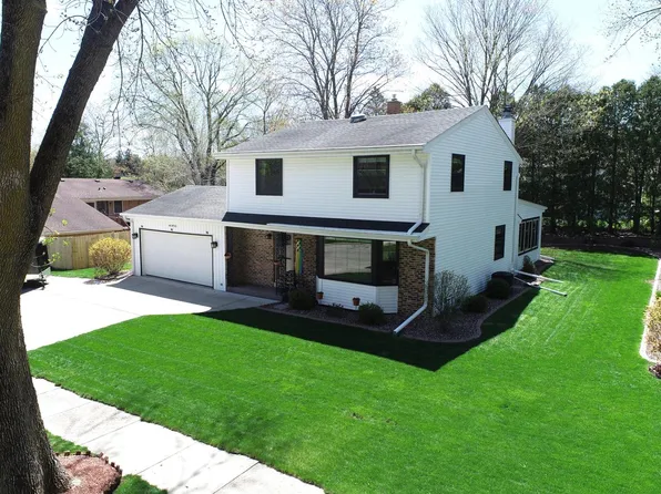 N40W5381 Spring STREET, Cedarburg, WI 53012
