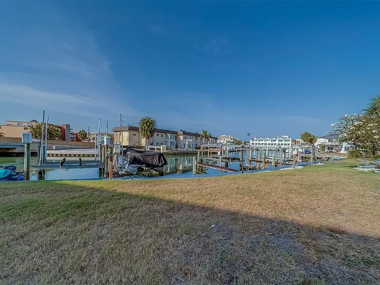 11650 Capri Cir S #105 — Photo 44