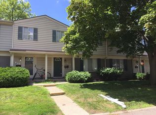 26748 Franklin Pointe Dr #1, Southfield, MI