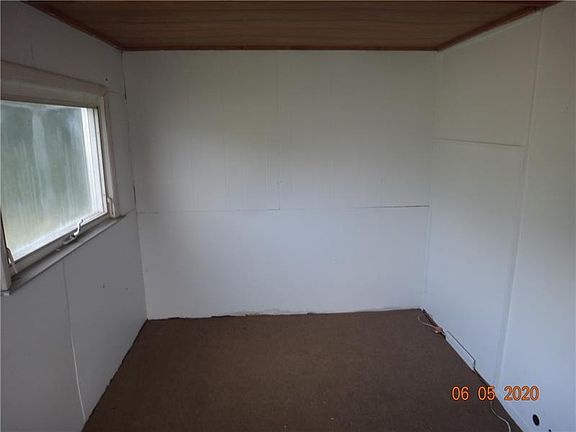 5th image of 1074 Joffre Ave