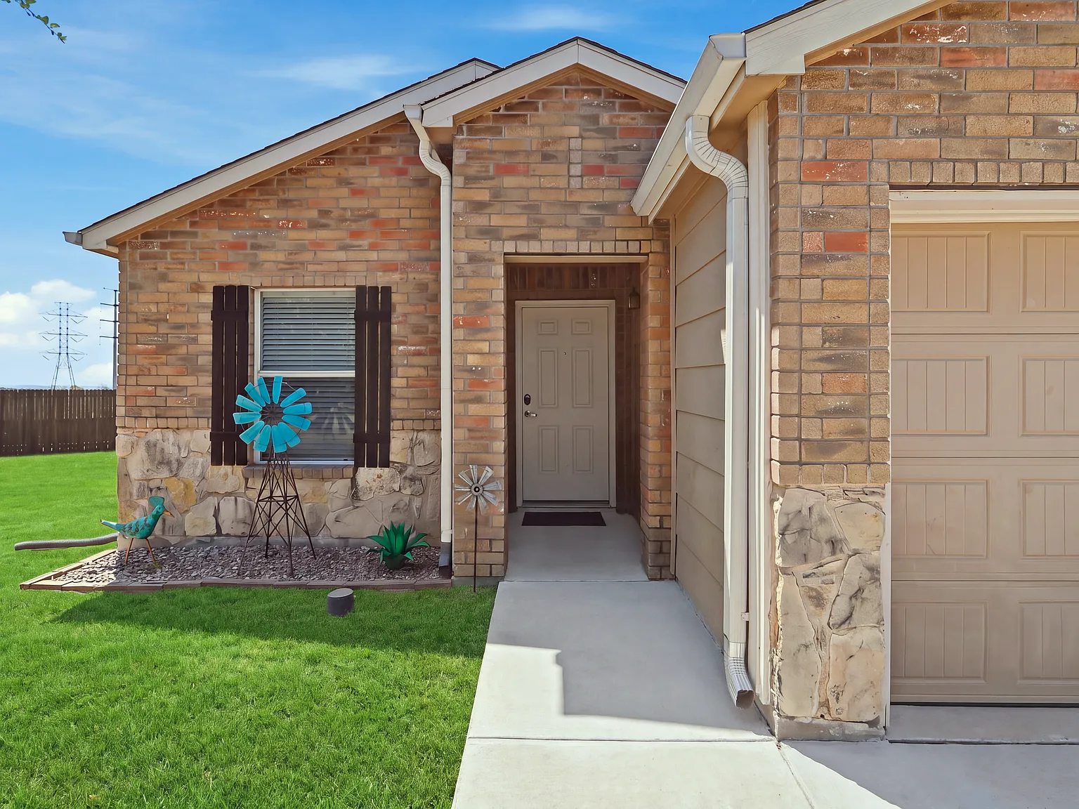 3 bed, 1528 sqft, $1,900 — Photo 3