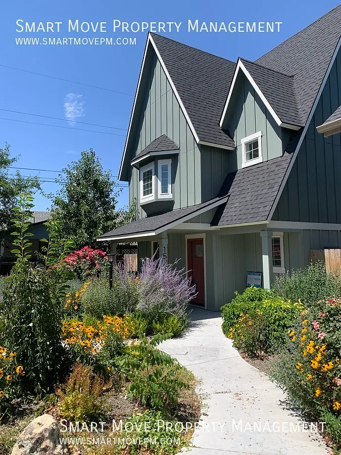 Cute as a Button Cottage, 1 bedroom — Photo 1