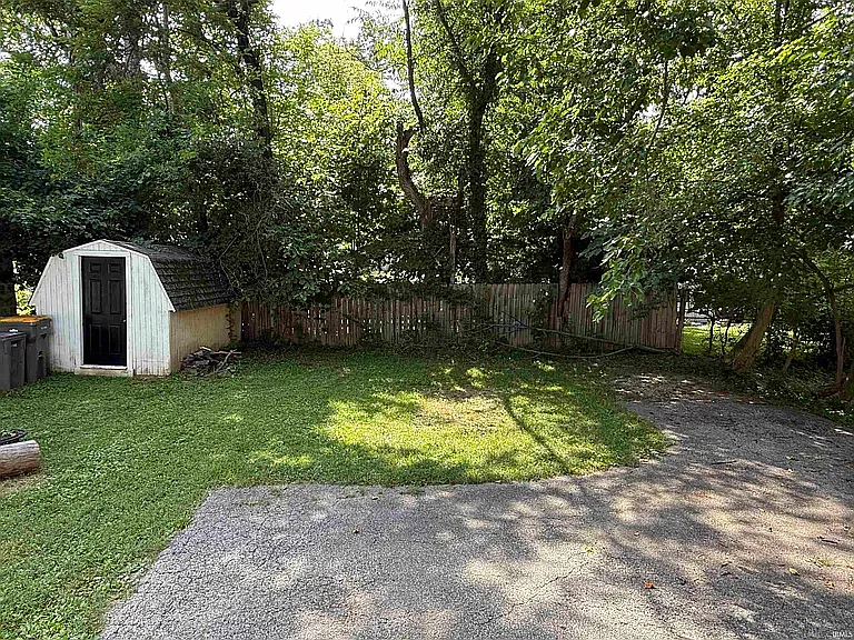 514 S Eastside Dr — Photo 26