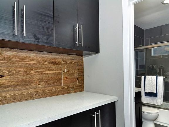 5th image of 3744 Bancroft St APT 7