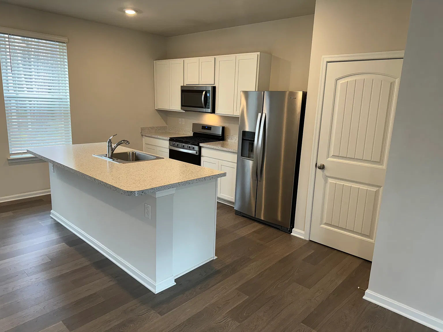 3 bed, 2.5 bath, 1535 sqft, $2,000 — Photo 4