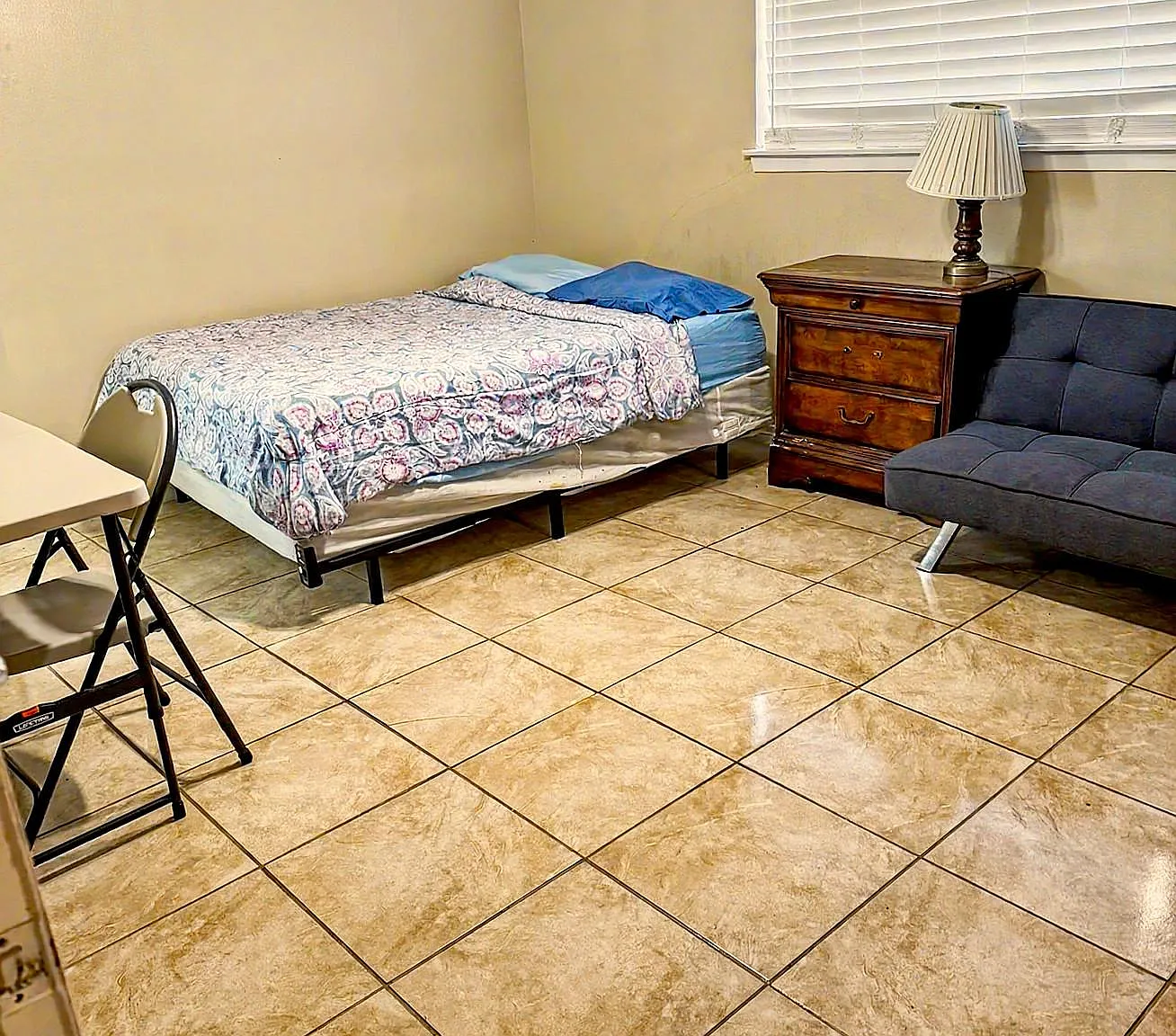 4 bed, 3.5 bath, 1800 sqft, $927 — Photo 3