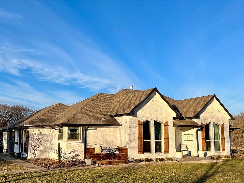 1st image of 335 Woodcreek Dr