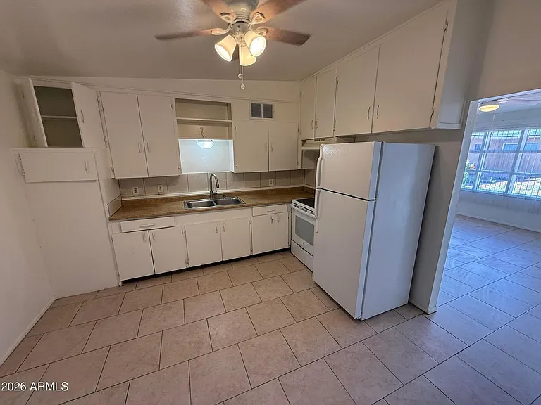 3839 W Hazelwood St — Photo 8