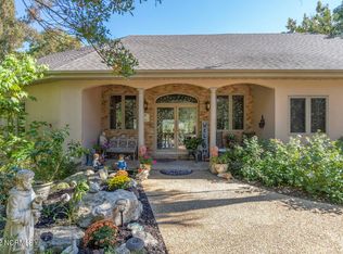 304 Gull Rd, Hampstead, NC 28443