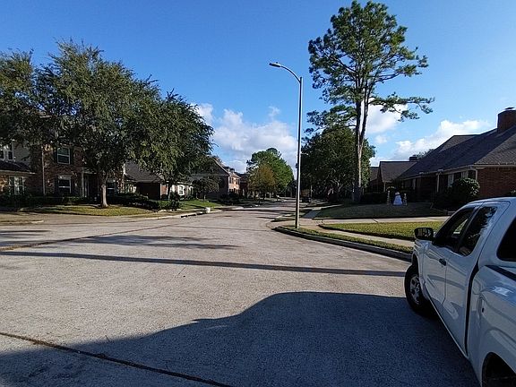 4th image of 15206 Poplar Springs Ln