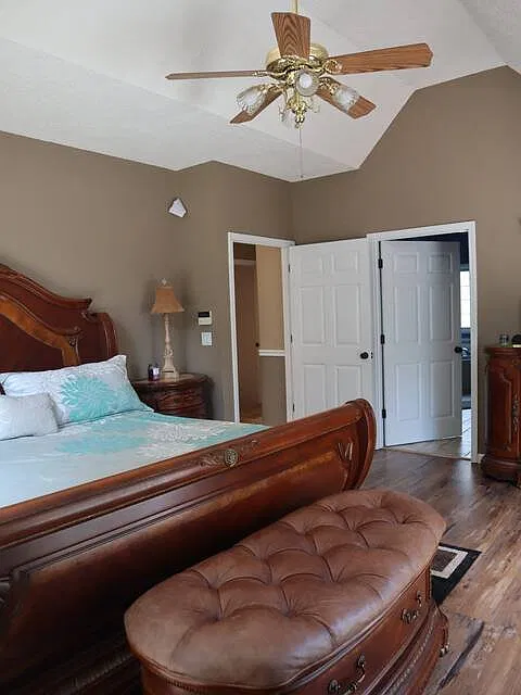 1130 Williams Bridge Rd — Photo 3