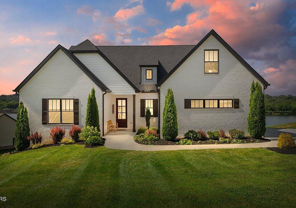 1st image of 560 Silent River Ln