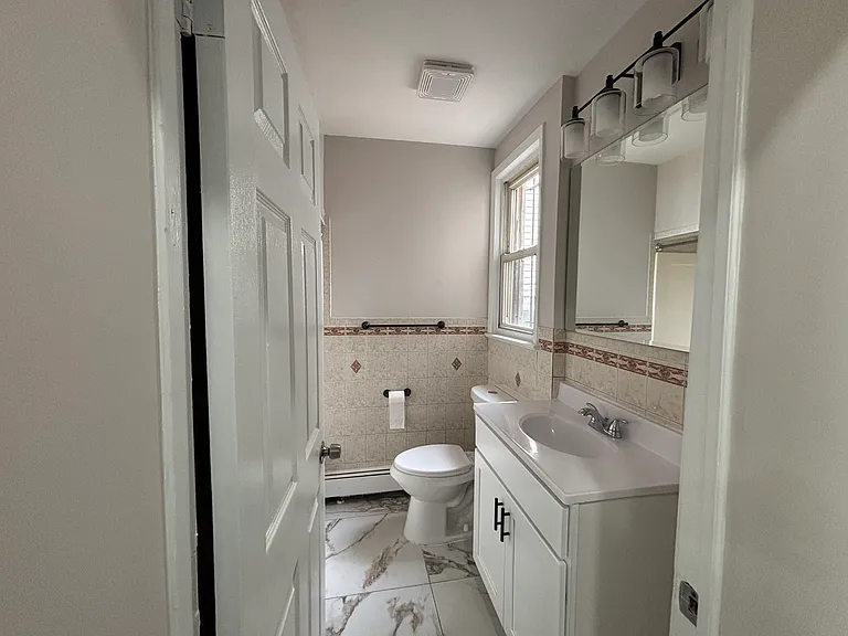 127-129 Fulton St #1 — Photo 12