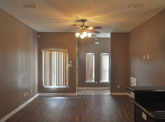 3rd image of 1308 W Kiwi Ave