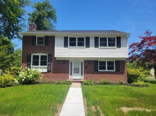 2135 Pine Valley Dr, Lutherville Timonium, MD 21093