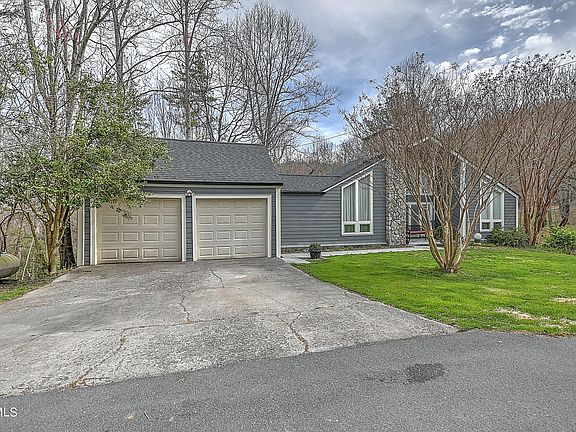 3rd image of 531 Terrace Lake Dr