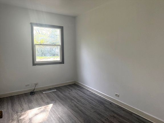 5th image of 16775 Artesian Ave