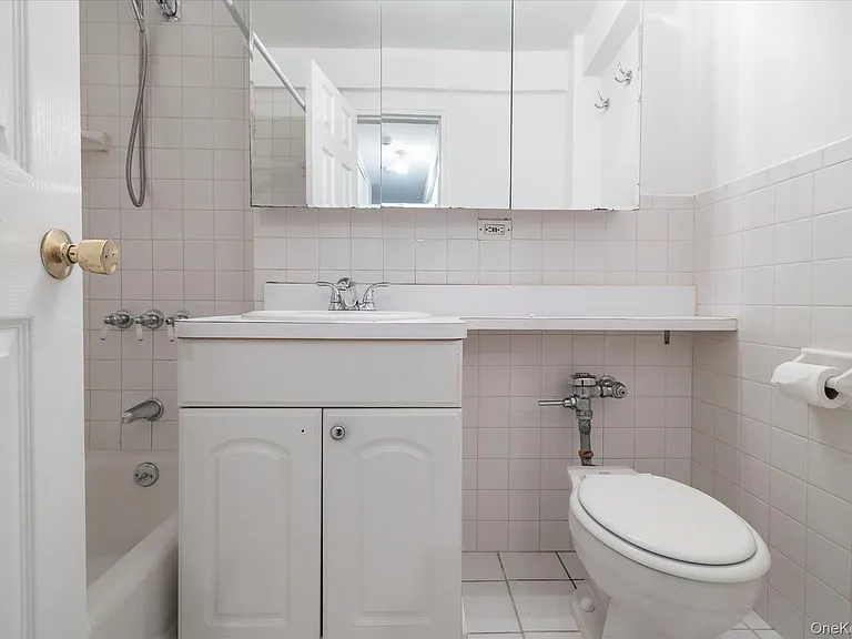 420 Shore Rd #1F — Photo 10