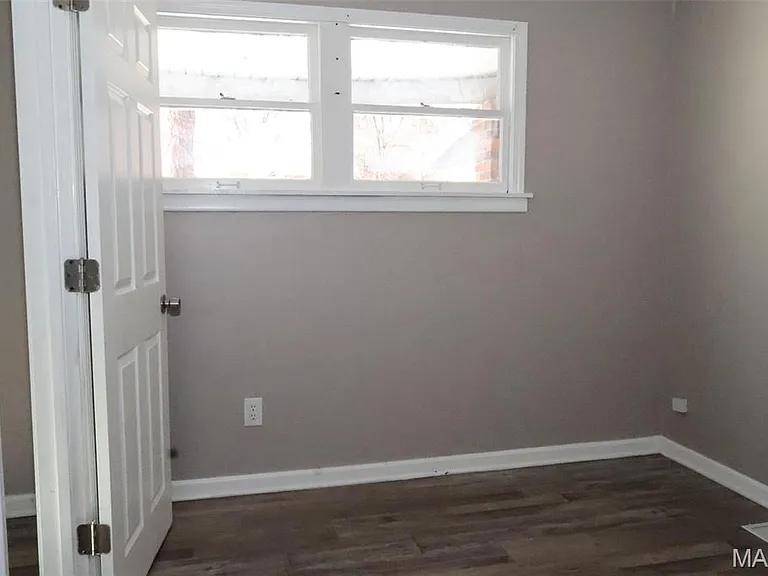 5460 Hamilton Ave — Photo 9