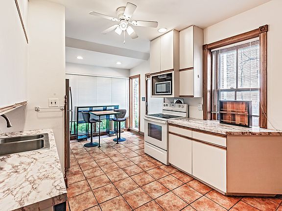5th image of 1018 Wawaset St