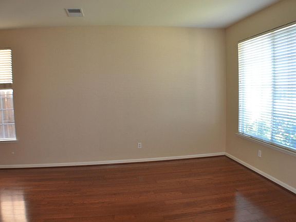 2nd image of 2170 Glenview Dr