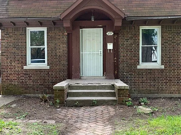 3297 Hazelwood St, Detroit, MI 48206