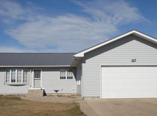 107 Alexander Ln, Pierre, SD 57501