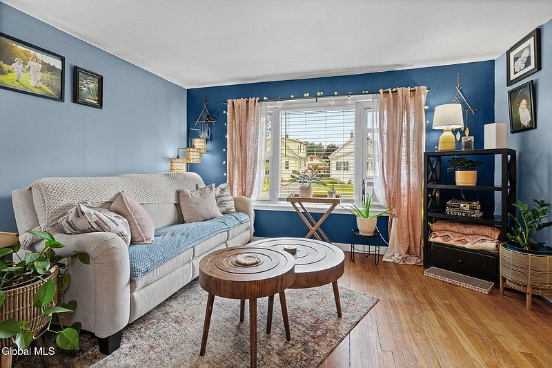 5th image of 2527 1st Avenue